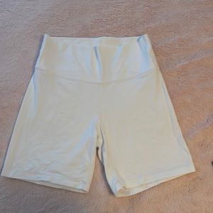 TnaBUTTER Hi-Rise 7" Short